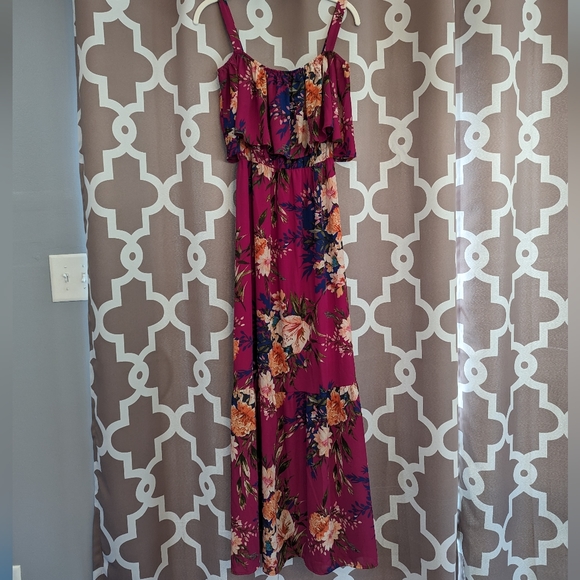 Maternity Dress - Picture 1 of 6